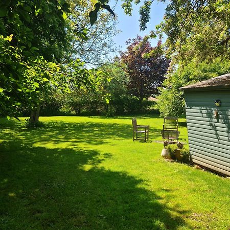 The Potting Shed Hotel Manuden Exterior foto