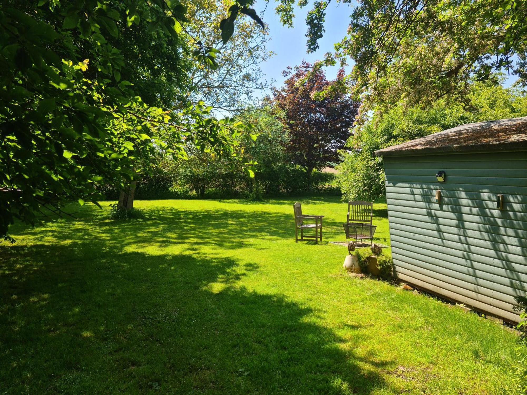The Potting Shed Hotel Manuden Exterior foto